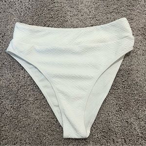 3/$20 🛍️ High waisted Bikini Bottoms High Waisted Size M